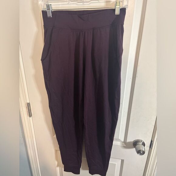 Under Armour Women's Plum Joggers size small NWOT - Picture 3 of 5